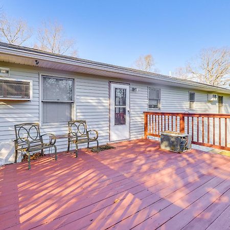 Pool, Deck And Grill Spacious Apt In Naugatuck! Apartment Luaran gambar