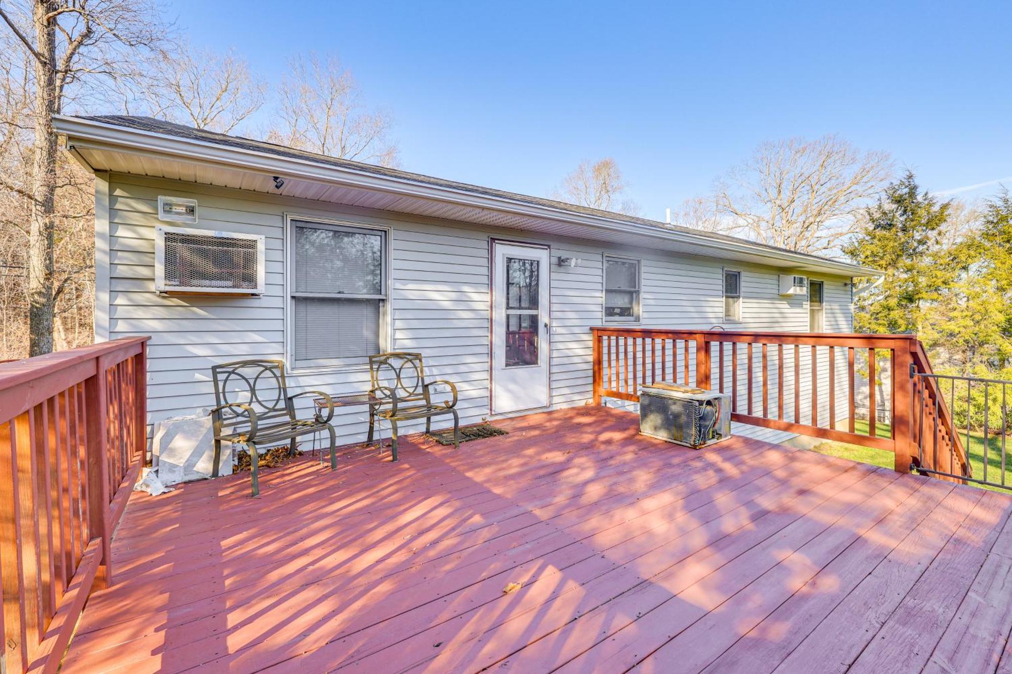 Pool, Deck And Grill Spacious Apt In Naugatuck! Apartment Luaran gambar